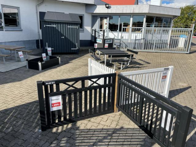 Basic Bord-/Bænksæt - Terrasseflier i komposit Gråbrun - PIPE Højbed - Cykelskur inkl. dobbeltdør - Twist Bord-/Bænksæt m/ryglæn - Vinesse Hegn - Retro Hegn - Classic Hegn - Linea Hegn - Omlimede træstolper trykimprægneret sort hvid
