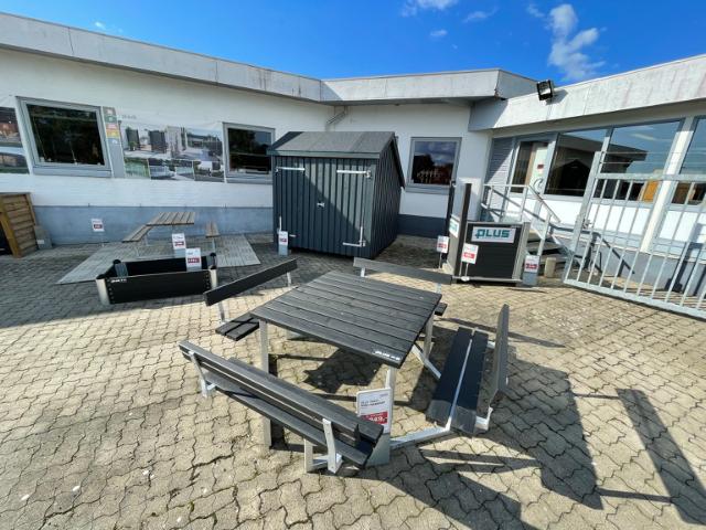 Basic Bord-/Bænksæt - Terrassefliser i komposit Gråbrun - PIPE Højbed - Cykelskur m/dobbeltdør - Twist Bord-/Bænksæt m/ryglæn - Artura Komposithegn - Futura Komposithegn m/klart glas - Kompositstolper - Stålstolper